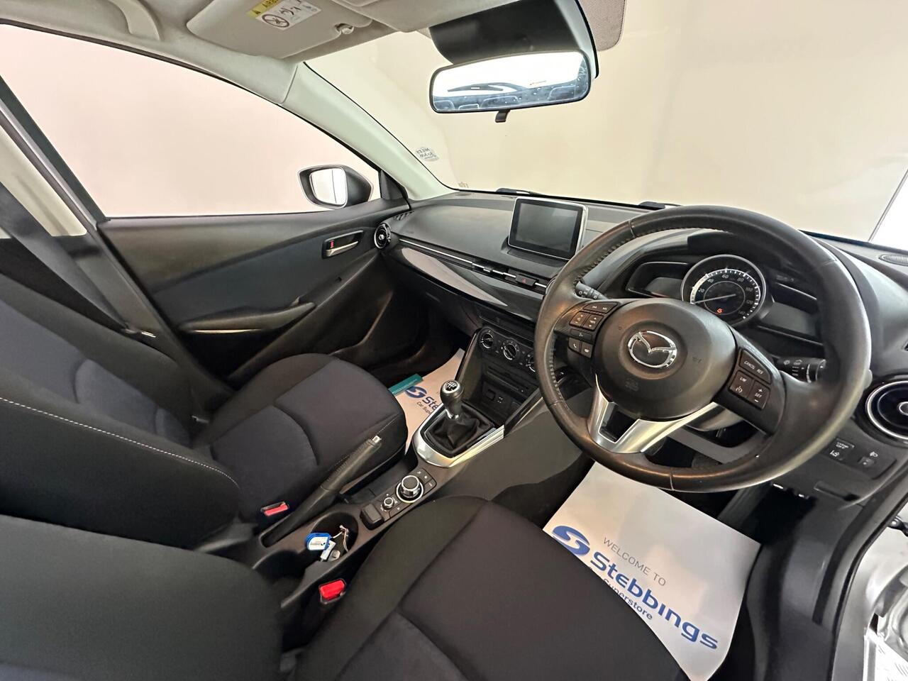 Mazda Mazda2 AV17RWZ