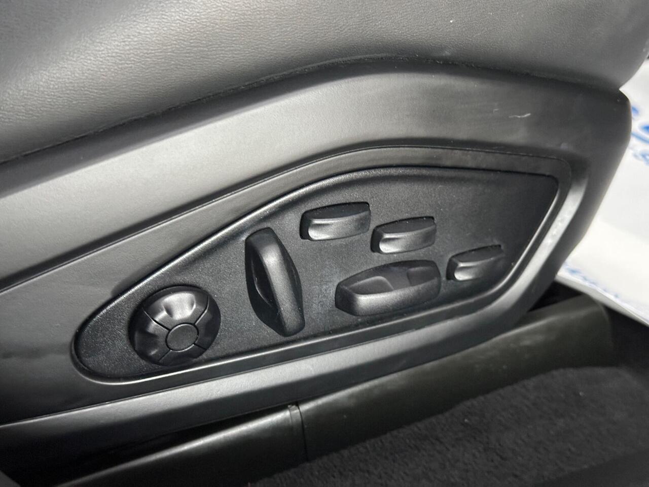 Porsche Taycan YX73ZWJ