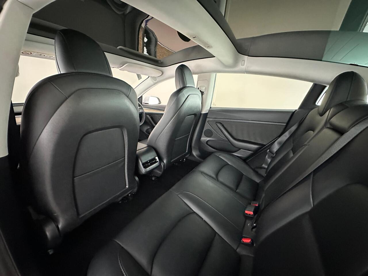 Tesla Model 3 AF72VOA