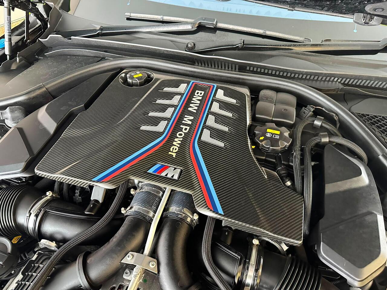 BMW M8 EF72XJA