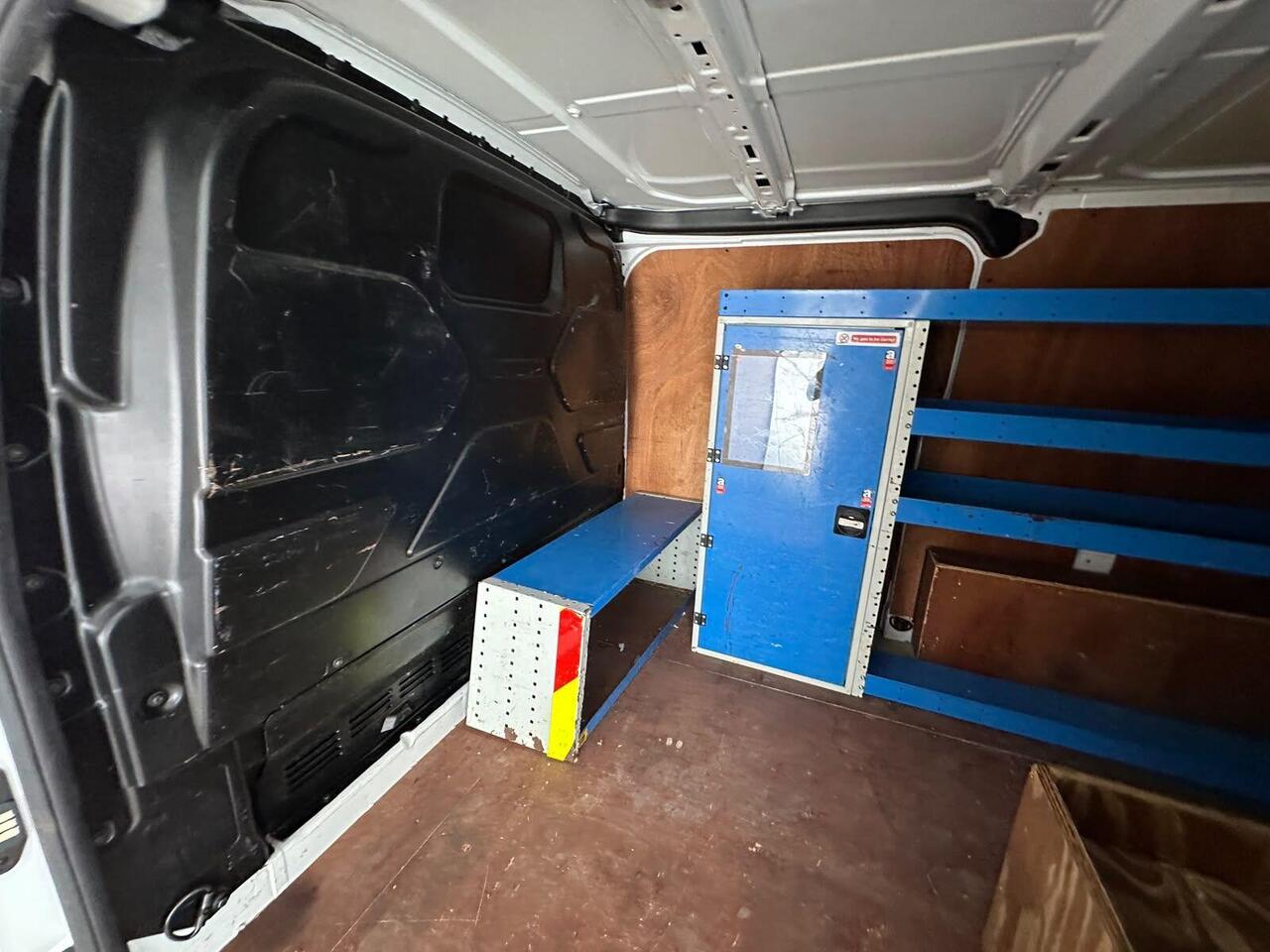Ford Transit Custom MA71VUM