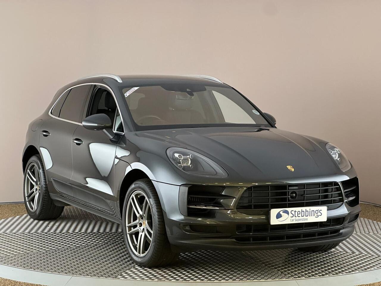 Porsche Macan AJ19VYM