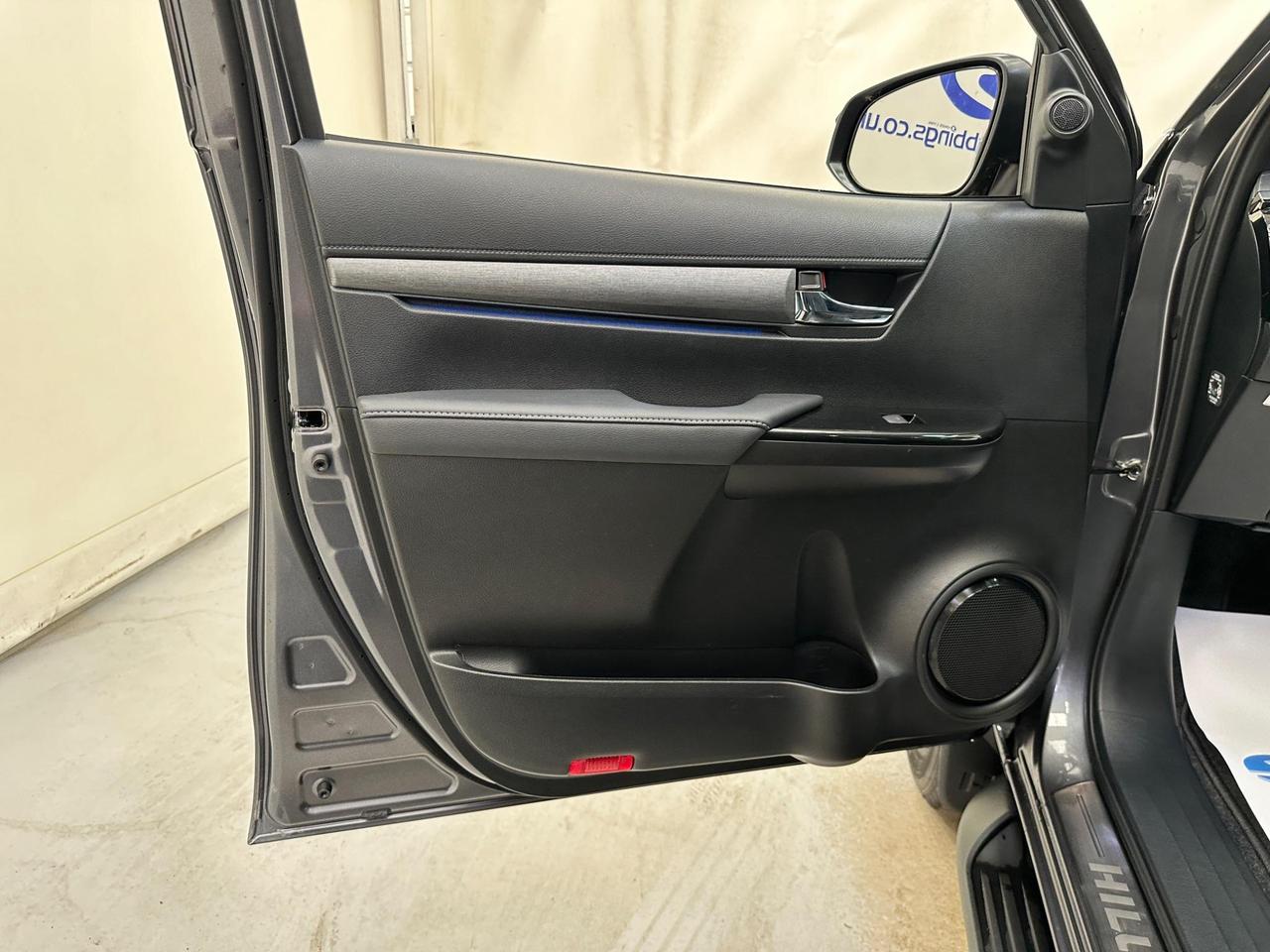 Toyota Hilux H11LUX