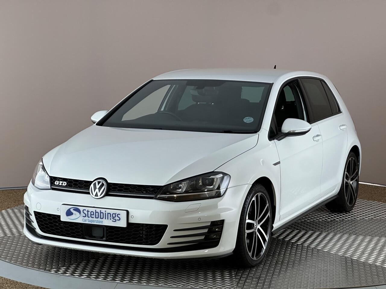 Volkswagen Golf DT66RVJ