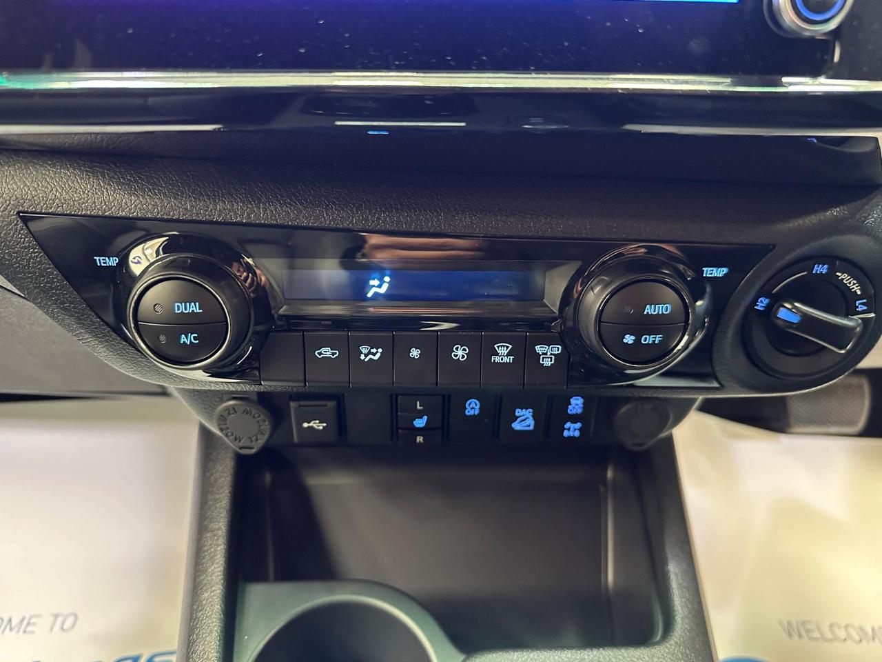Toyota Hilux H111LUX