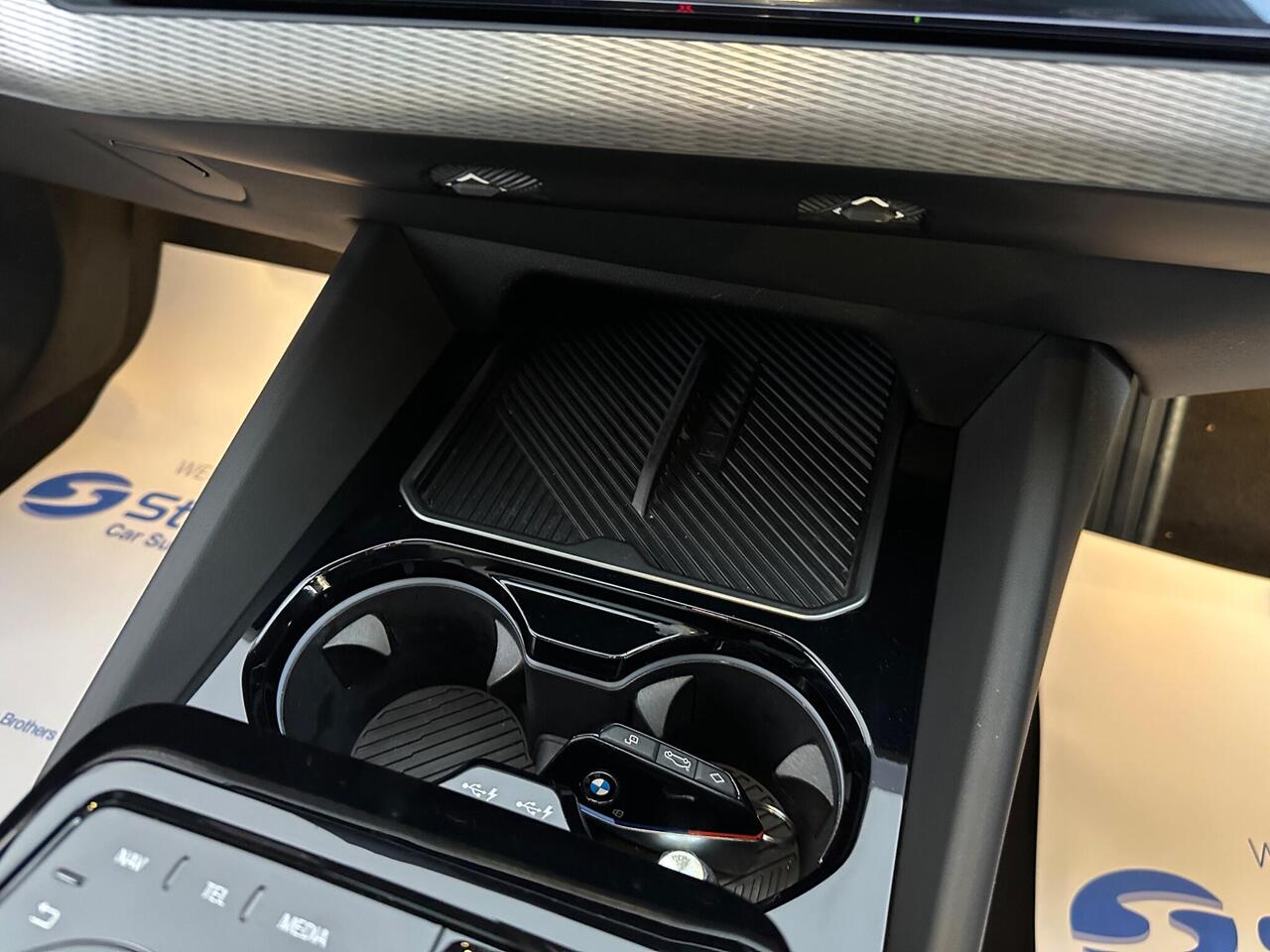 BMW i5 AO25HRK