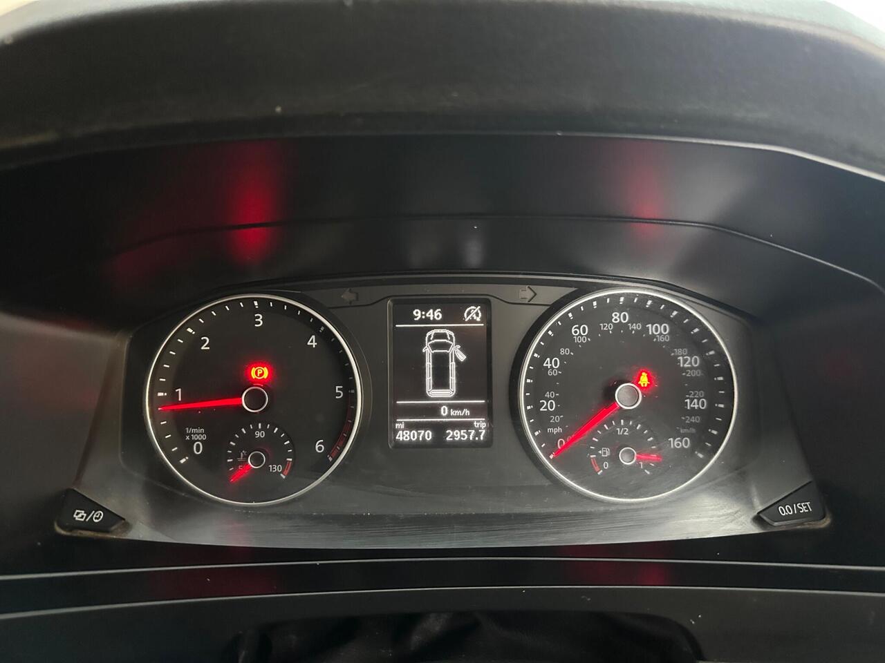 Volkswagen Transporter YW68UCP