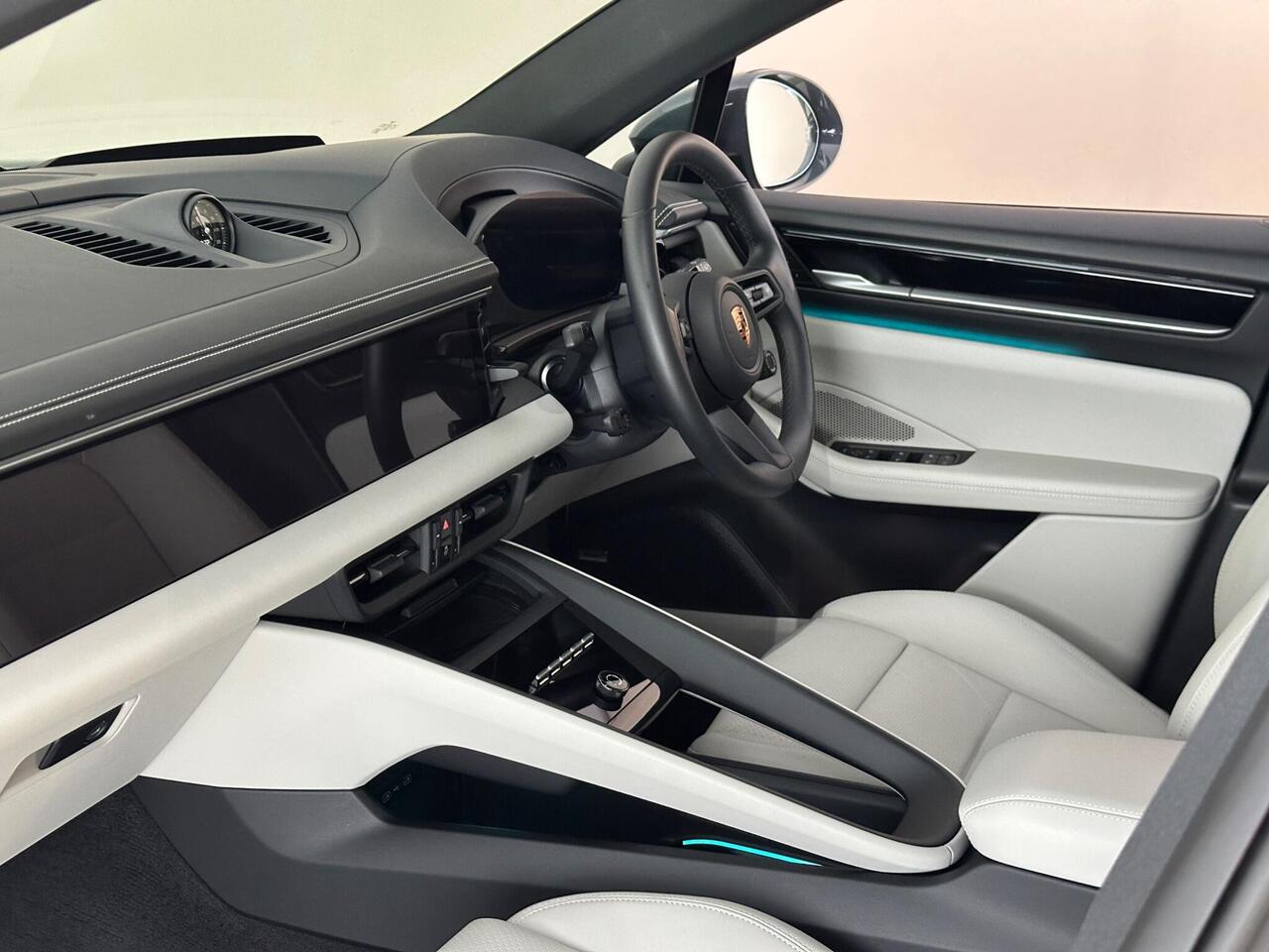Porsche Macan AK74OLX