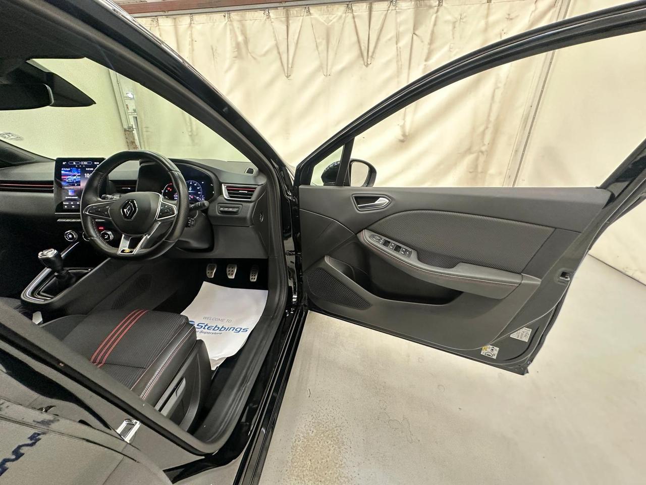 Renault Clio YE71SWN