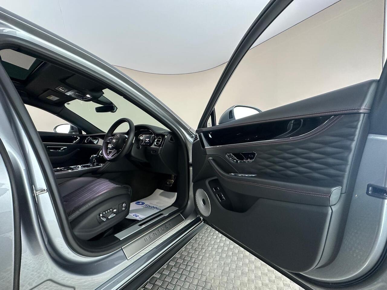 Bentley Flying Spur SN71VZD