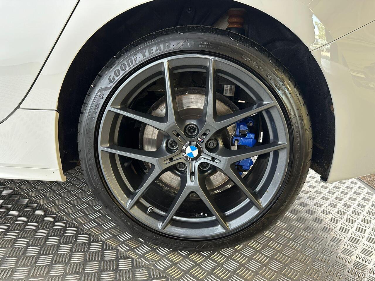 BMW 1 Series AY73LHJ