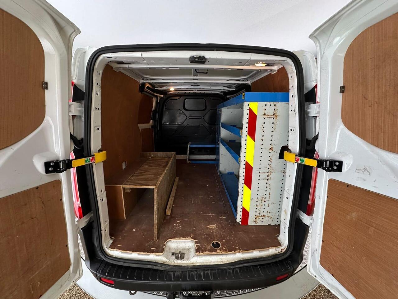 Ford Transit Custom MA71VUM