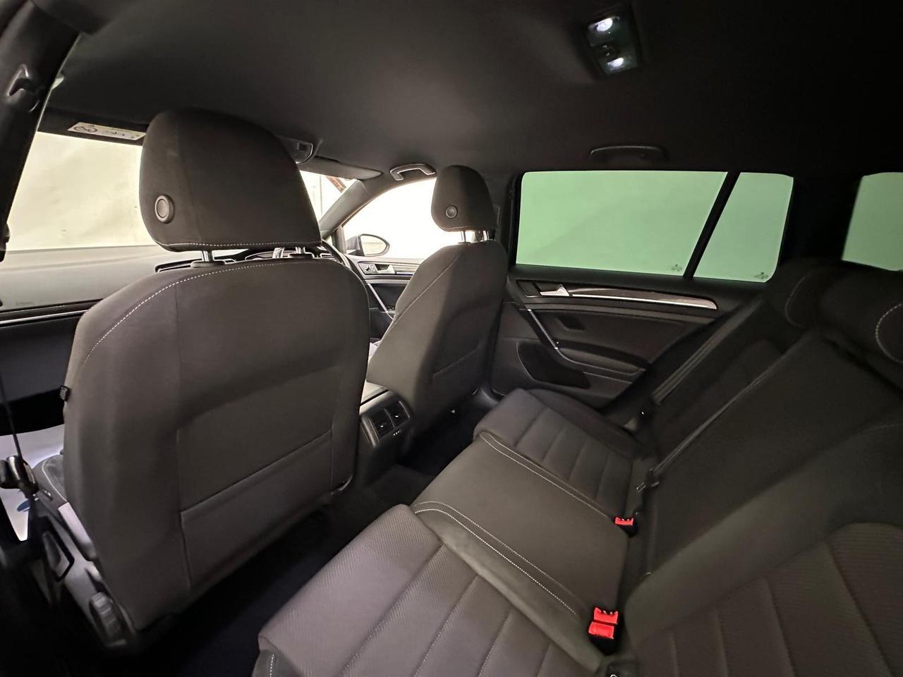 Volkswagen Golf YE70AZG