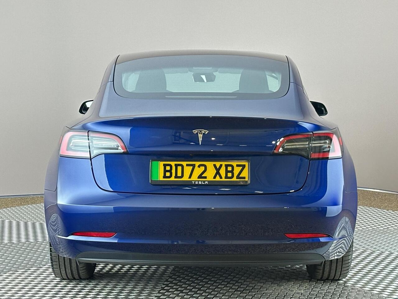 Tesla Model 3 BD72XBZ