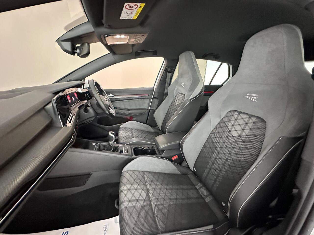 Volkswagen Golf VU22JYZ