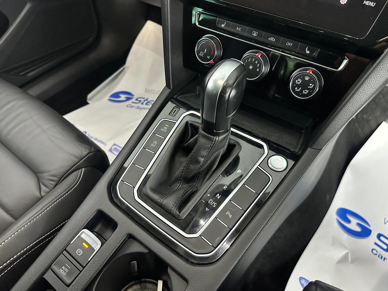 Volkswagen Passat YE70PYB