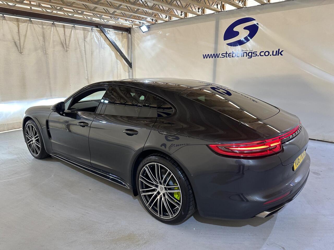 Porsche Panamera VU67KYG