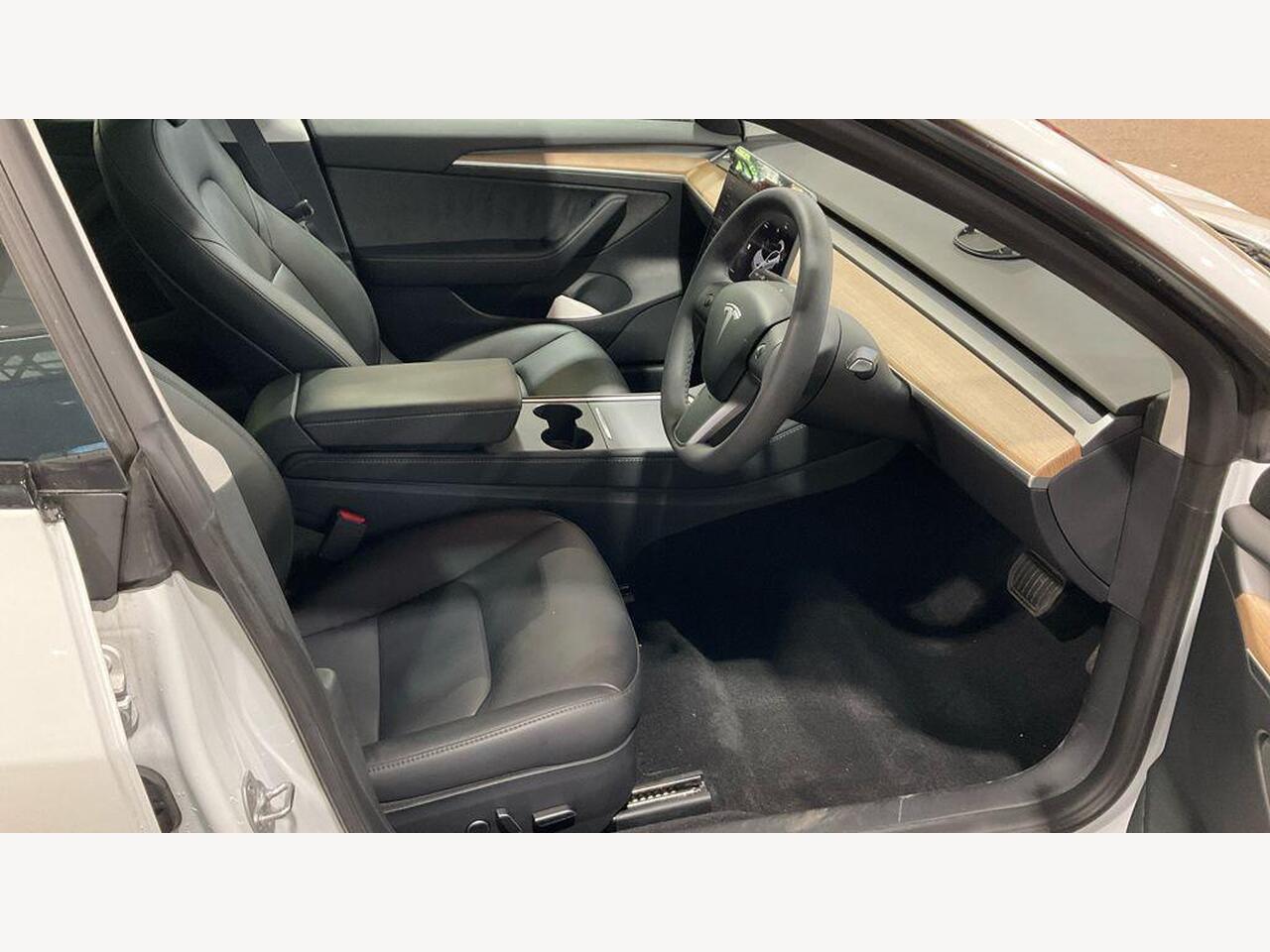 Tesla Model 3 WU73DZO