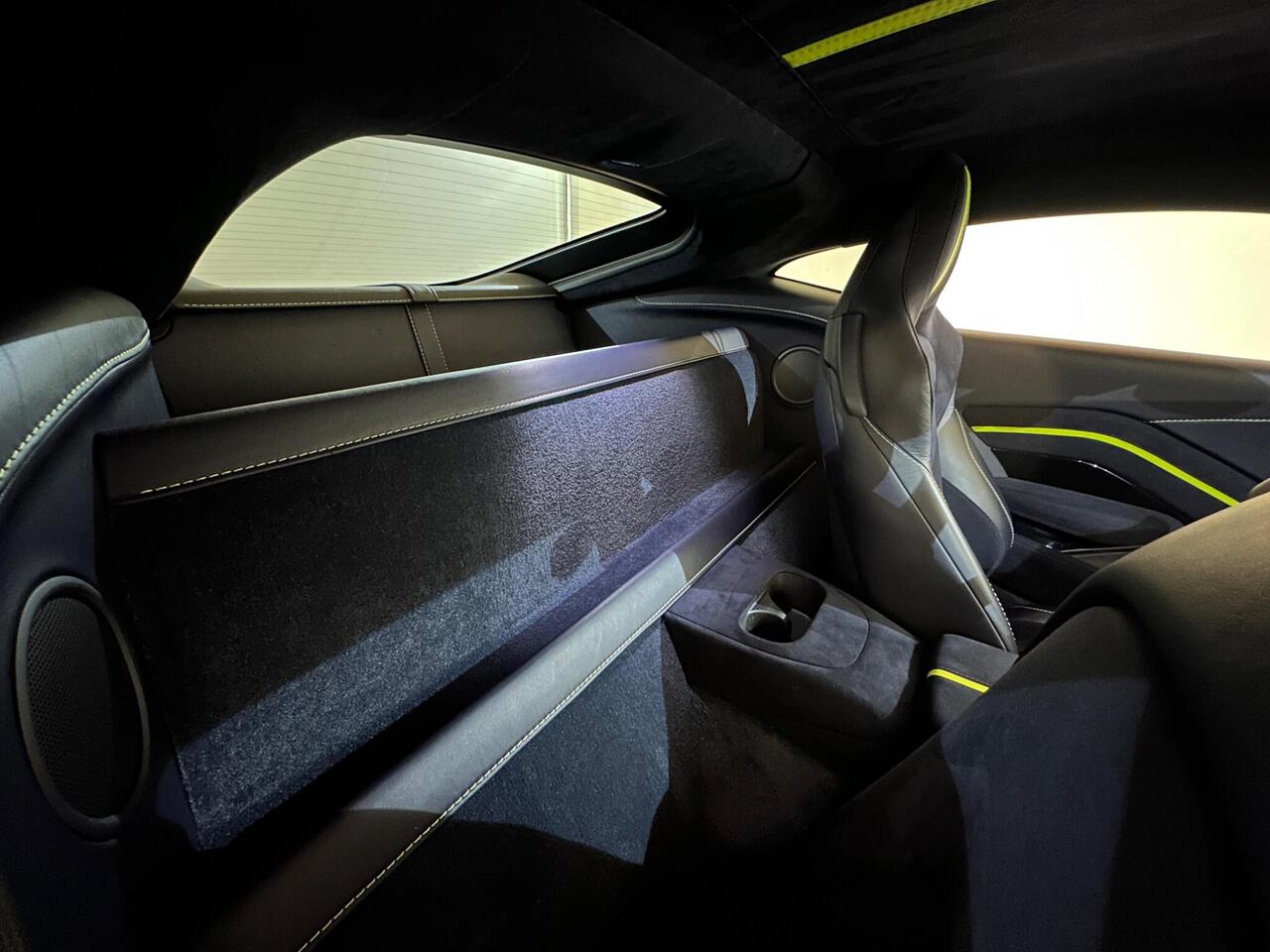 Aston Martin Vantage MV20UZG
