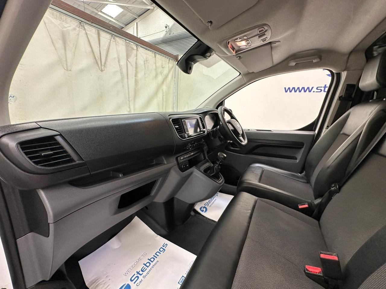 Vauxhall Vivaro DT70GHH