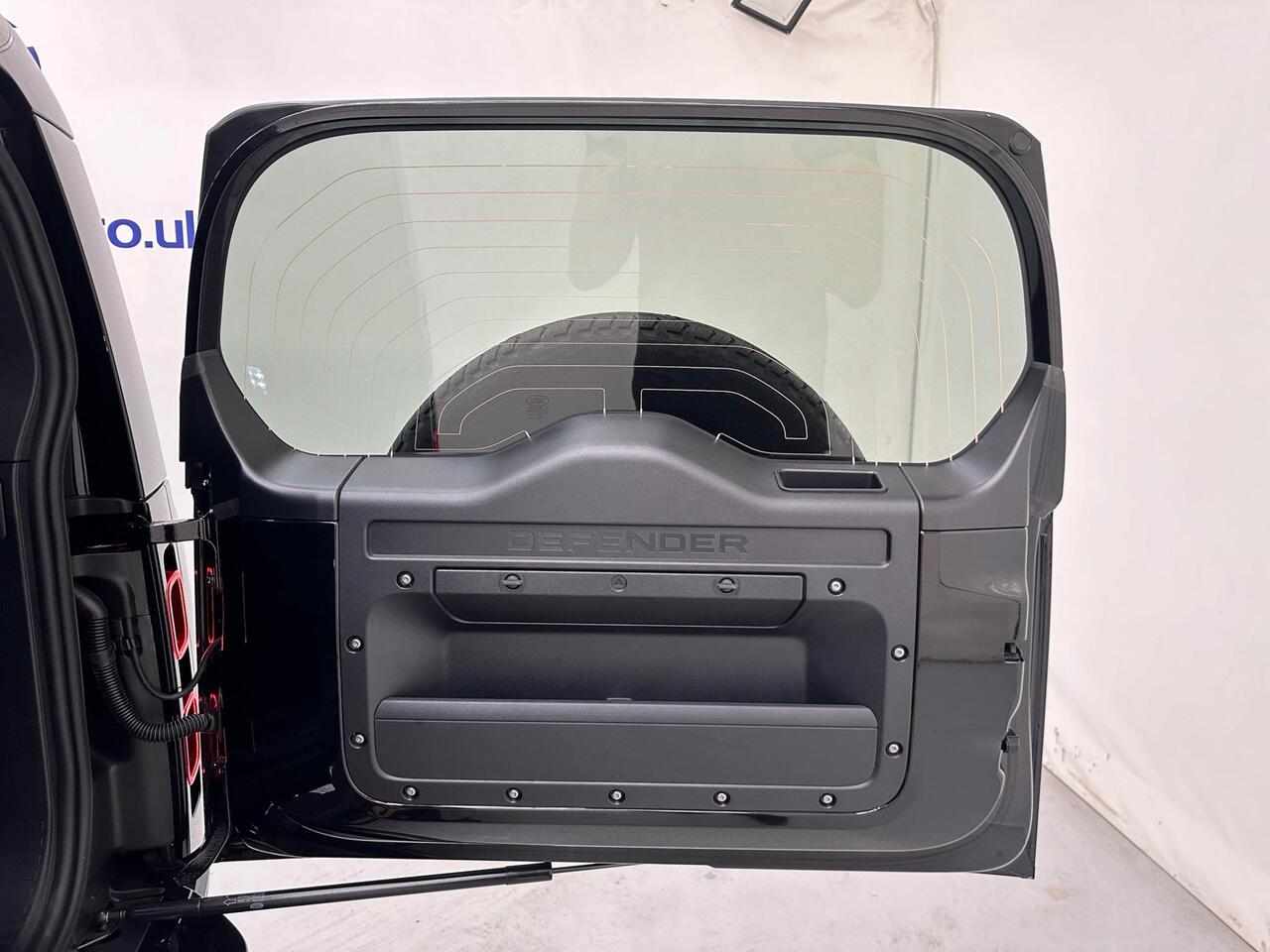Land Rover Defender 90 HK25JCO