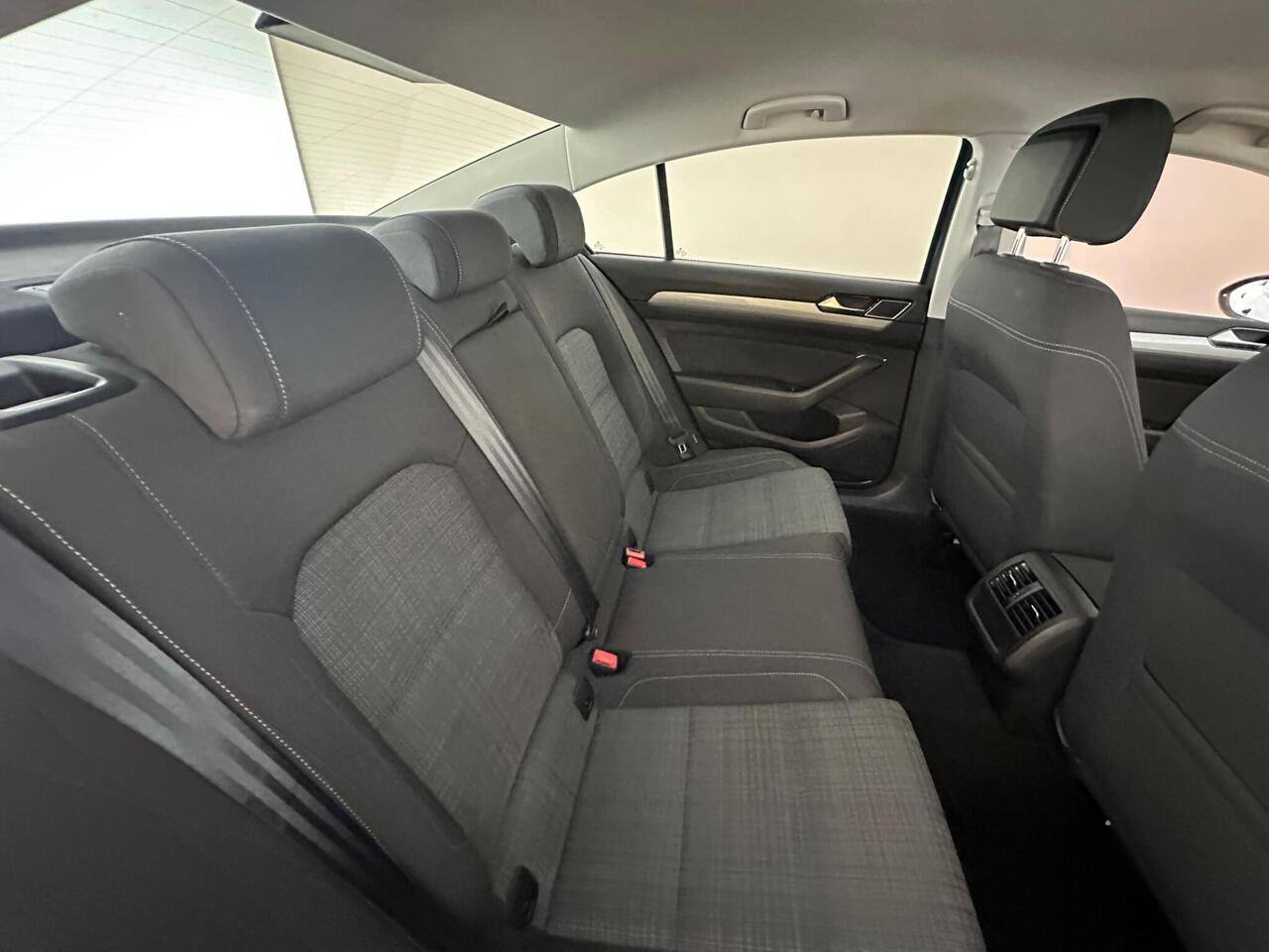 Volkswagen Passat RV20OSR