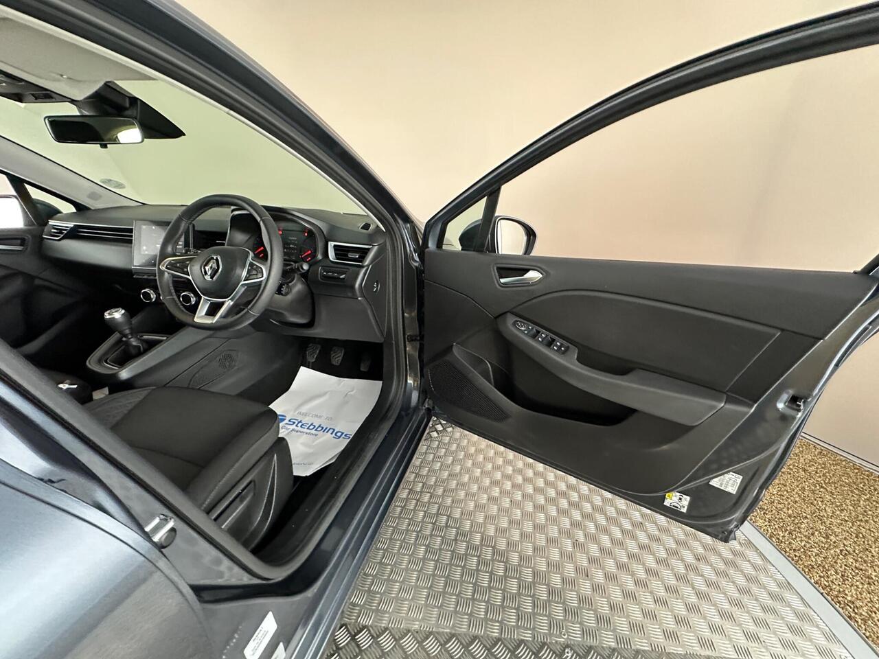 Renault Clio YC71OJA