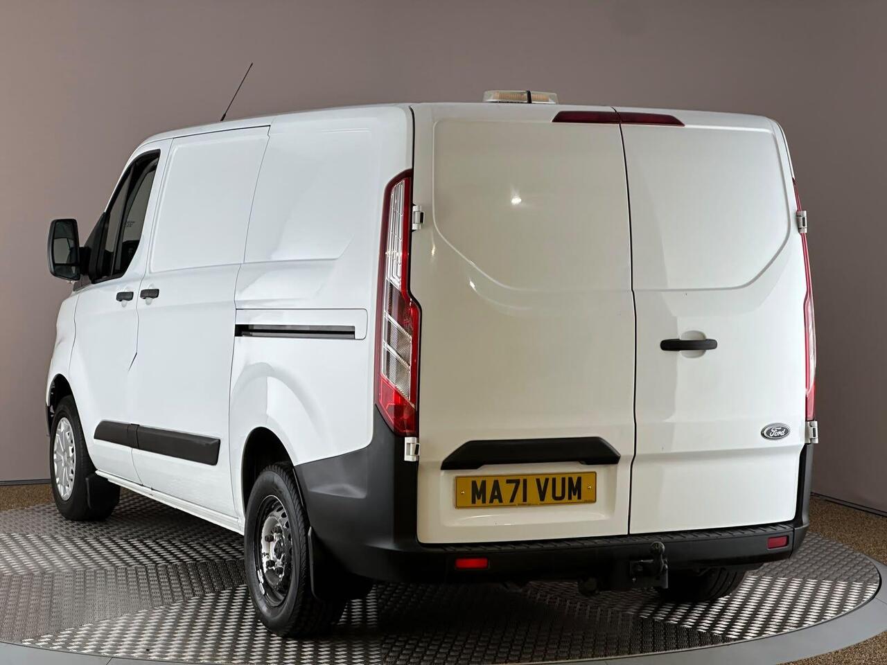 Ford Transit Custom MA71VUM