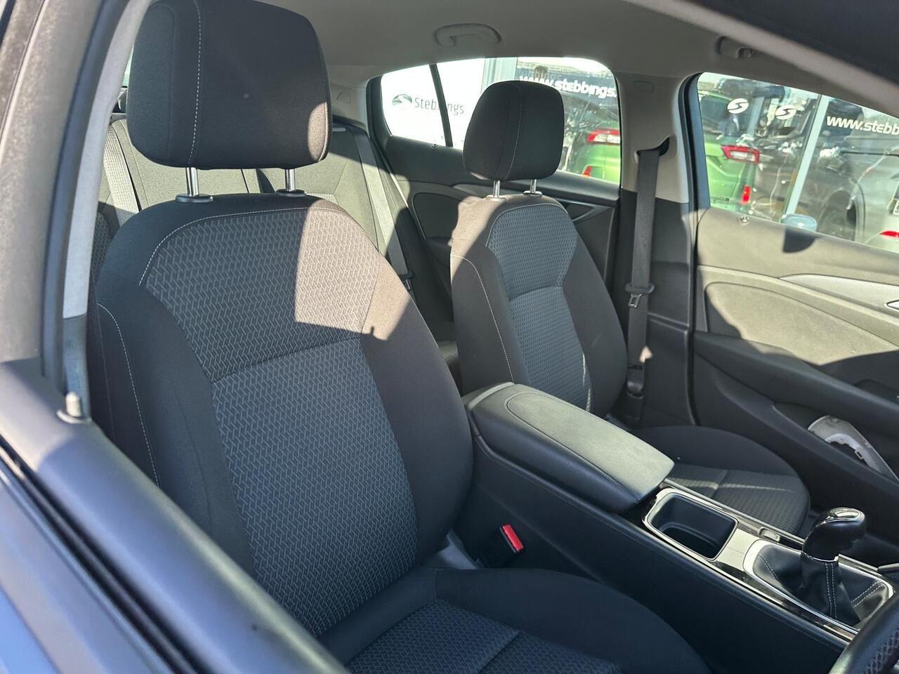 Vauxhall Insignia FE71UKR