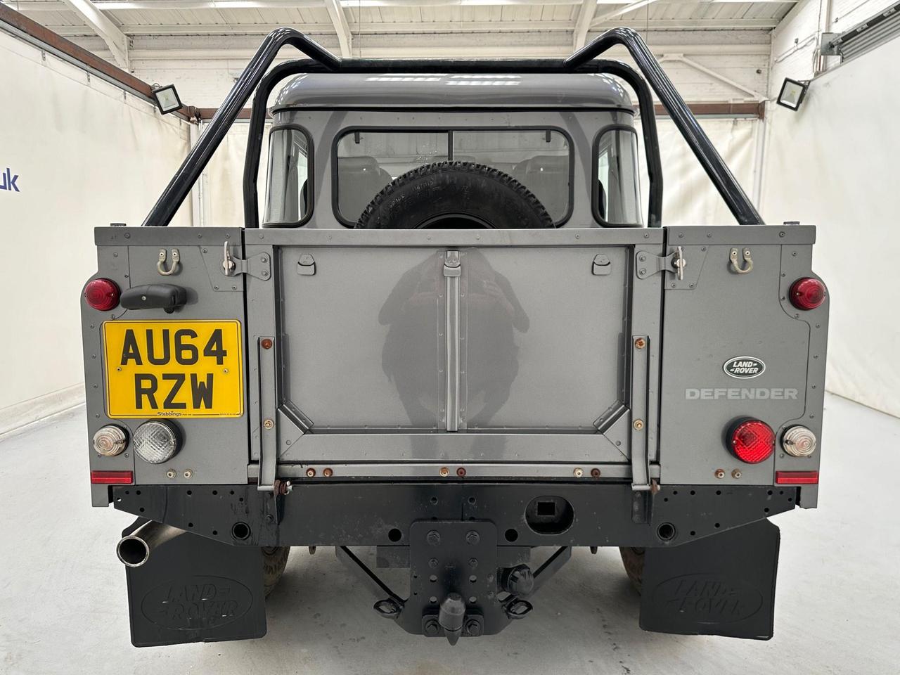 Land Rover Defender 110 AU64RZW