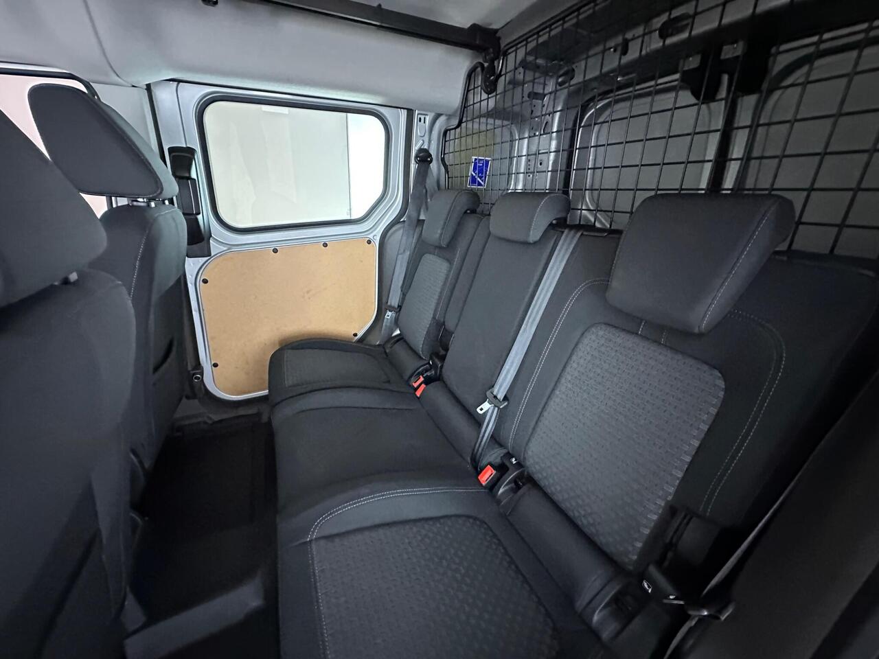 Ford Transit Connect YM22UNX