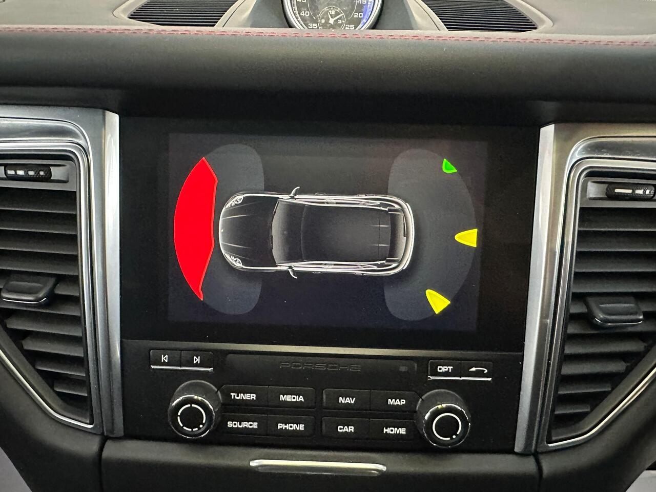 Porsche Macan AE18WBL