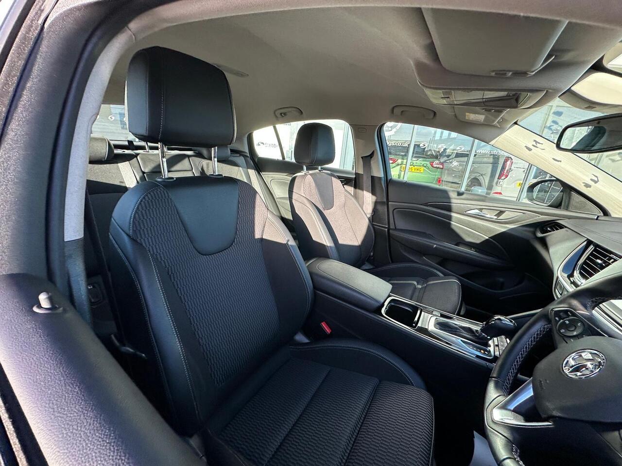 Vauxhall Insignia VN21XVA