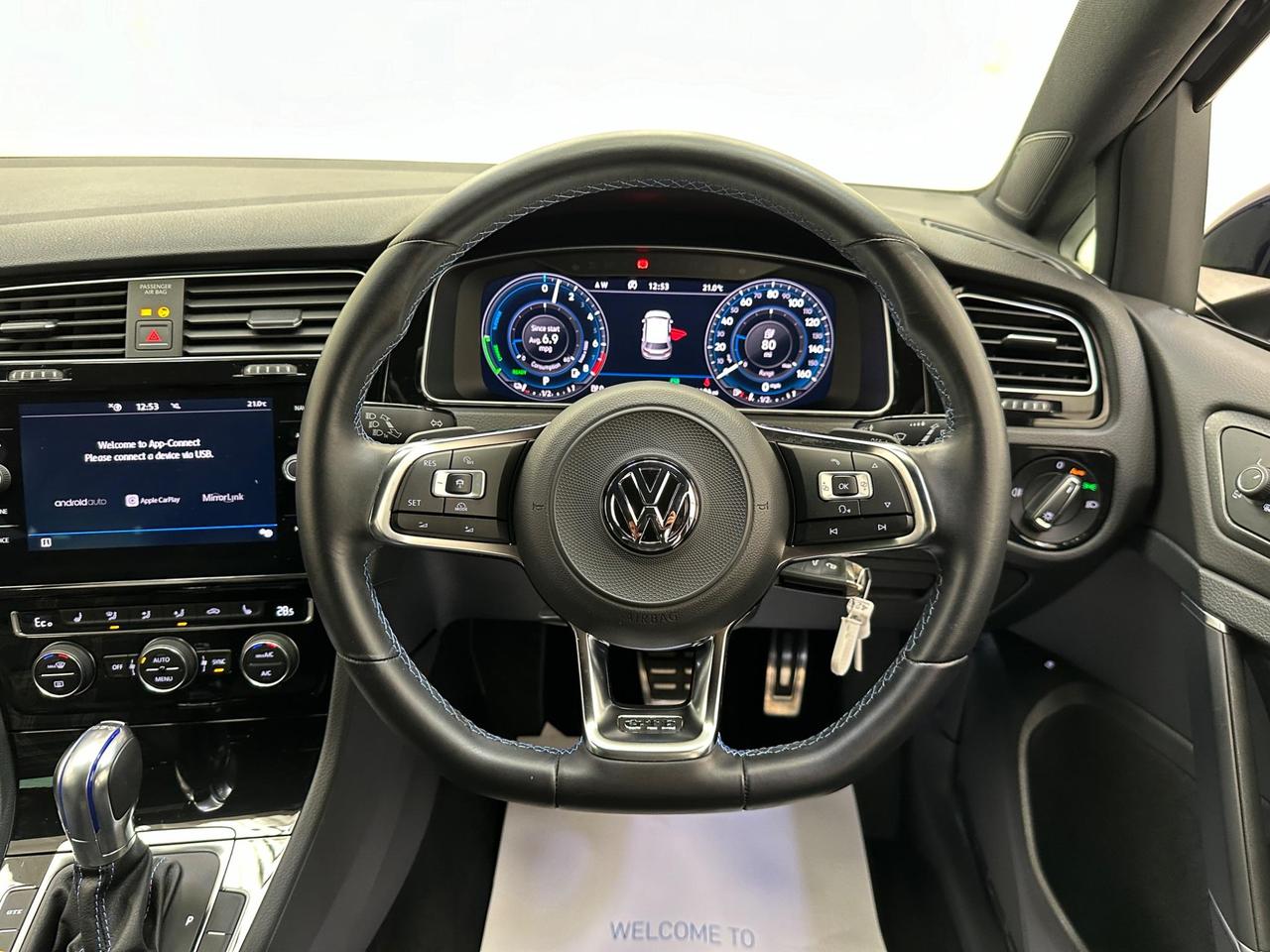 Volkswagen Golf FA18XRE