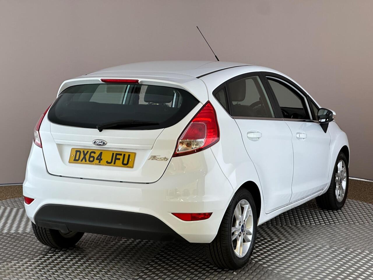Ford Fiesta DX64JFU