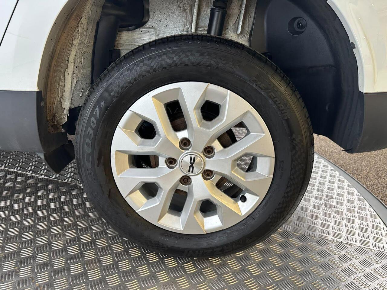 Dacia Duster SH23FKU