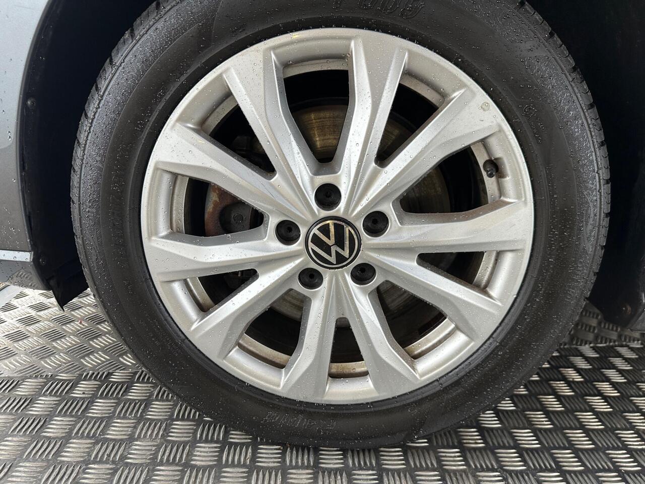 Volkswagen Caddy Maxi AE71YGC