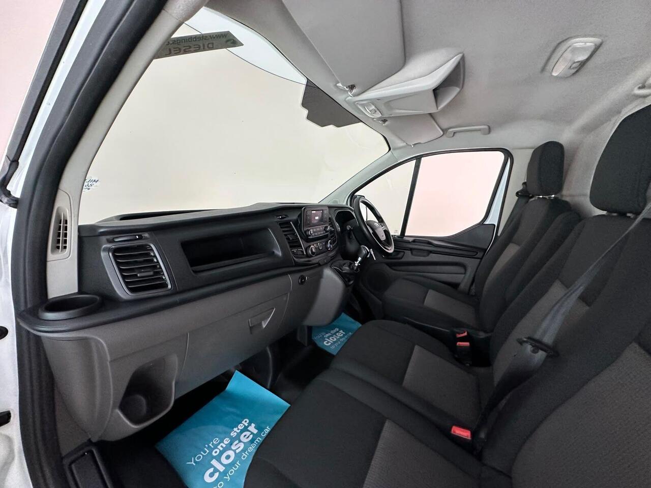 Ford Transit Custom MA71VUM