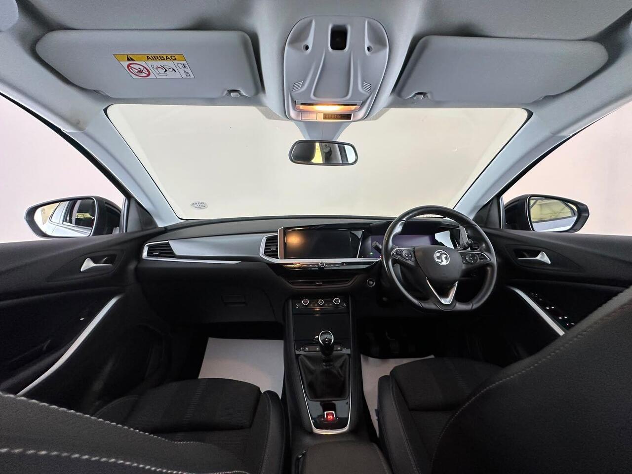 Vauxhall Grandland HJ23RYG
