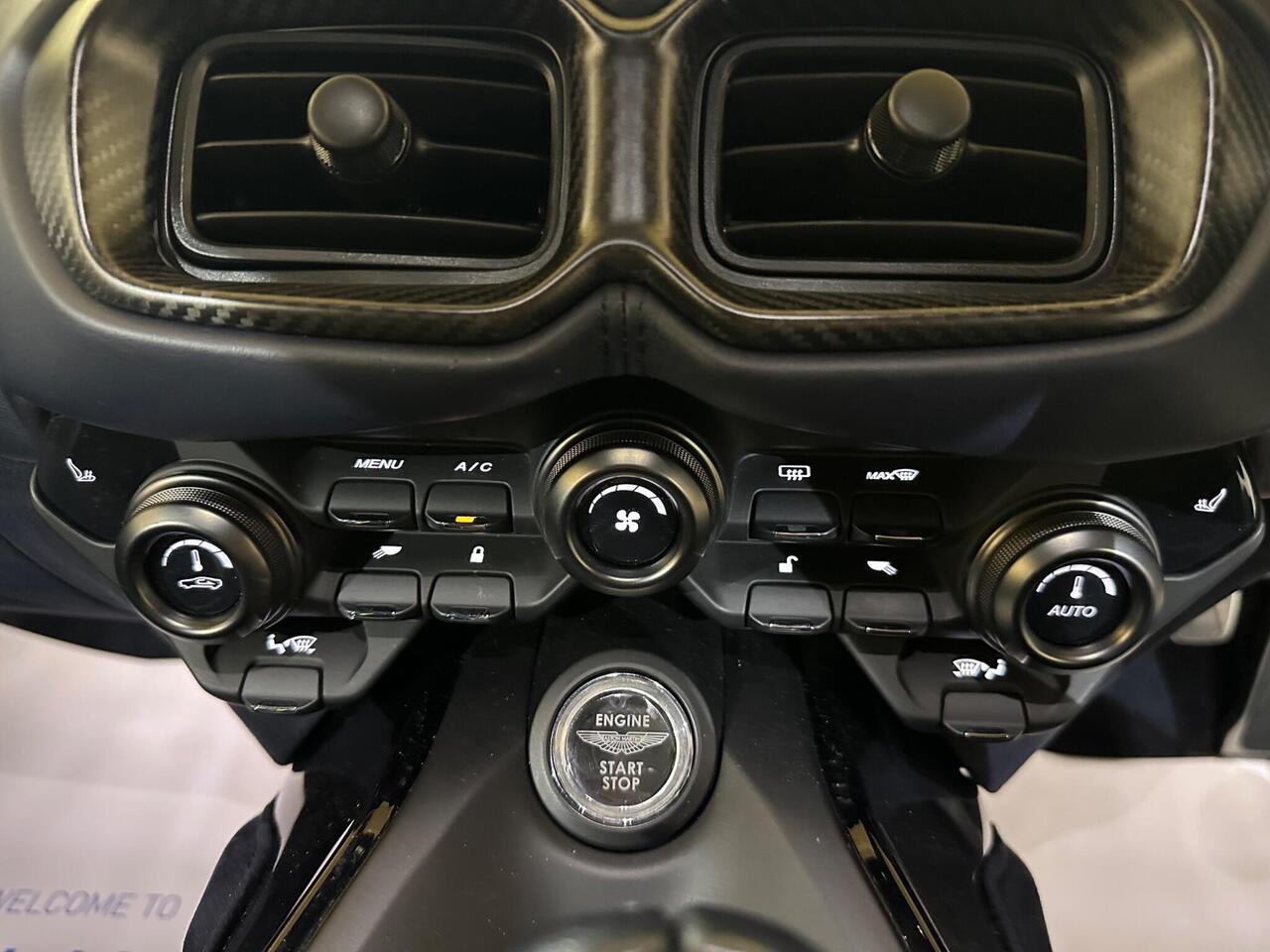 Aston Martin Vantage MV20UZG