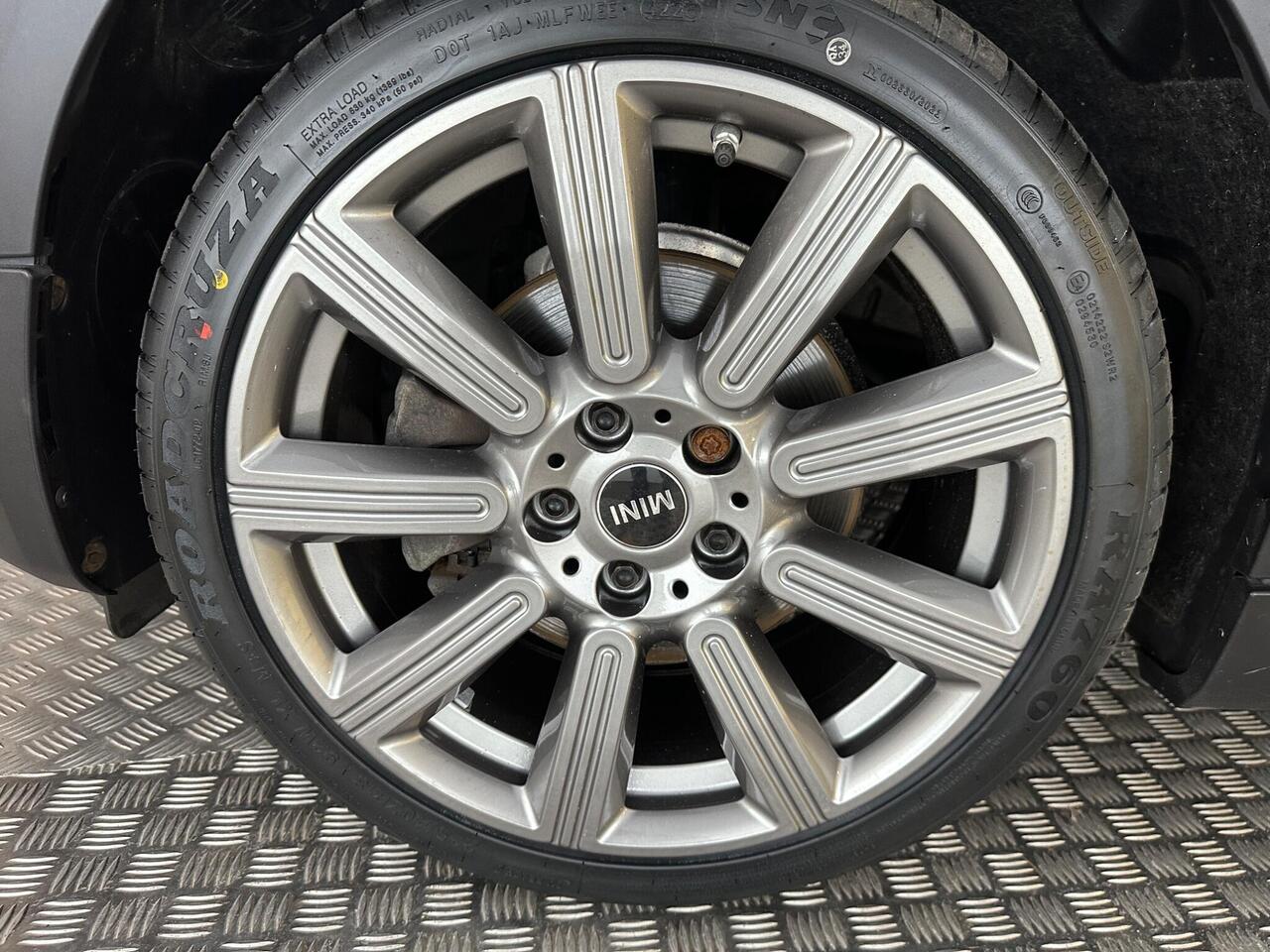 MINI Clubman MJ21RYZ