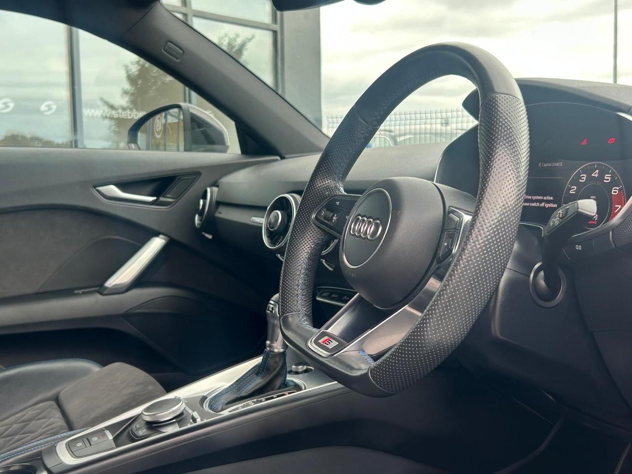 Audi TT YK69UUT
