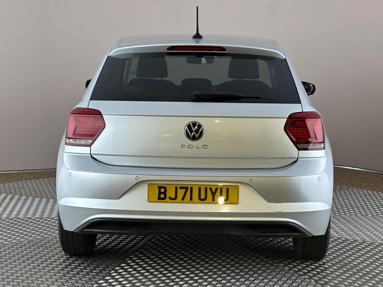 Volkswagen Polo BJ71UYU