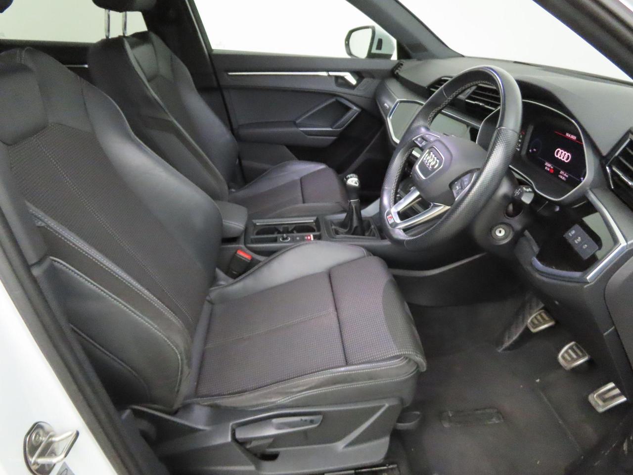 Audi Q3 ST21LJF