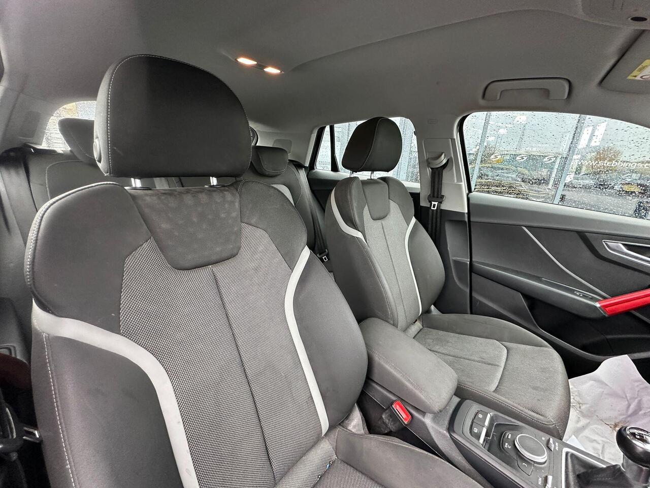 Audi Q2 YK70ZKS