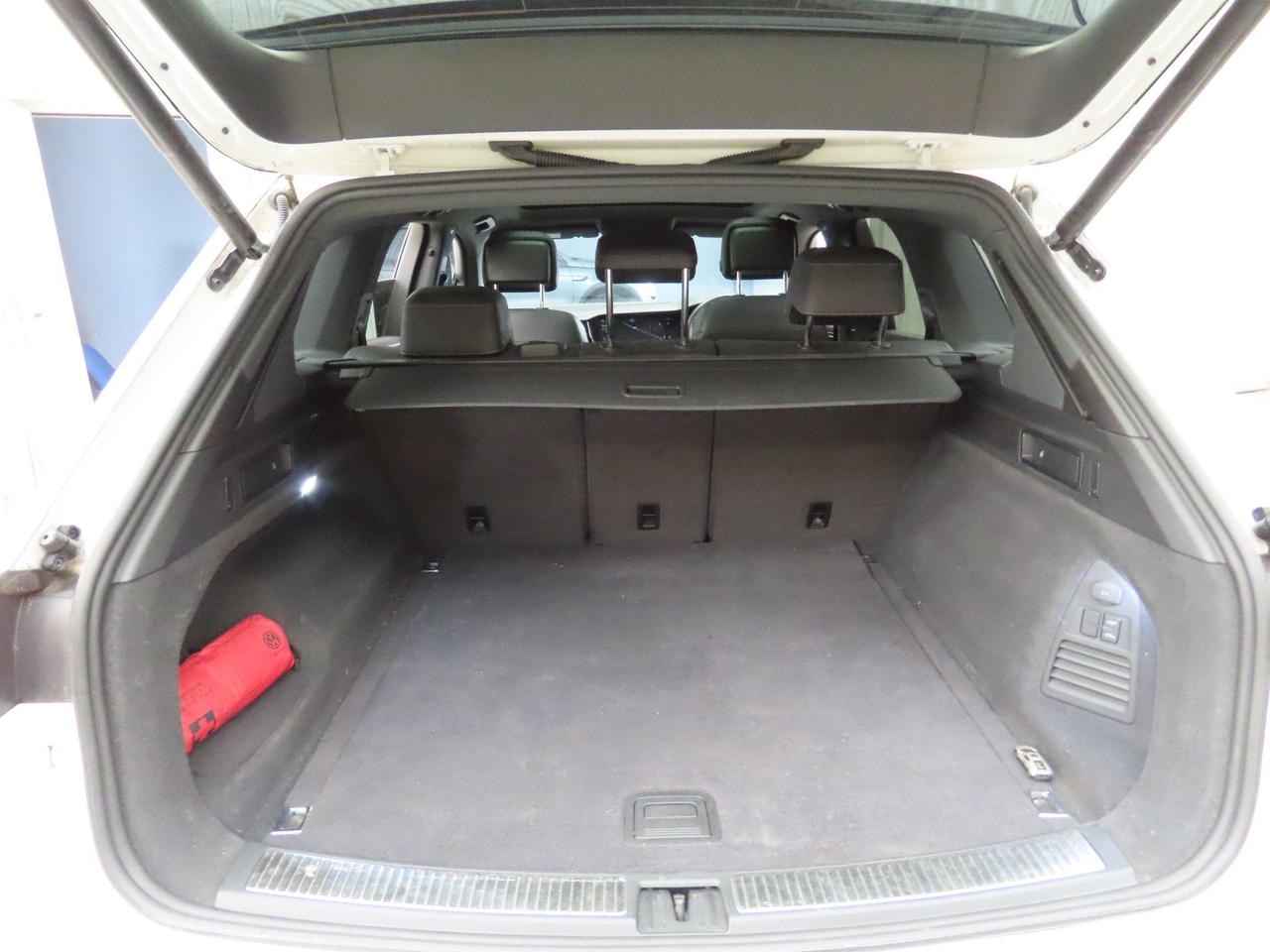 Volkswagen Touareg VK21UHB