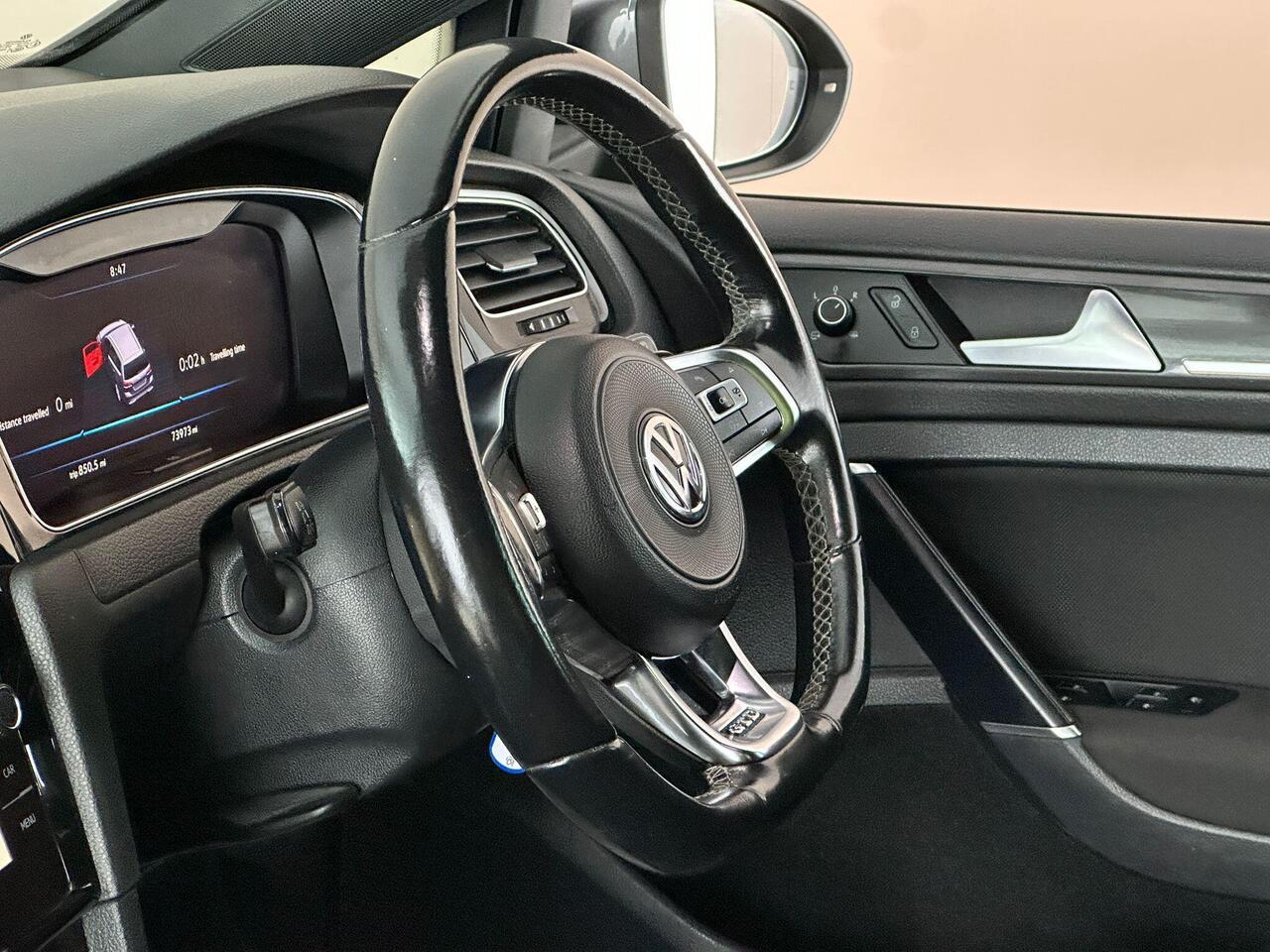 Volkswagen Golf YC68KGE