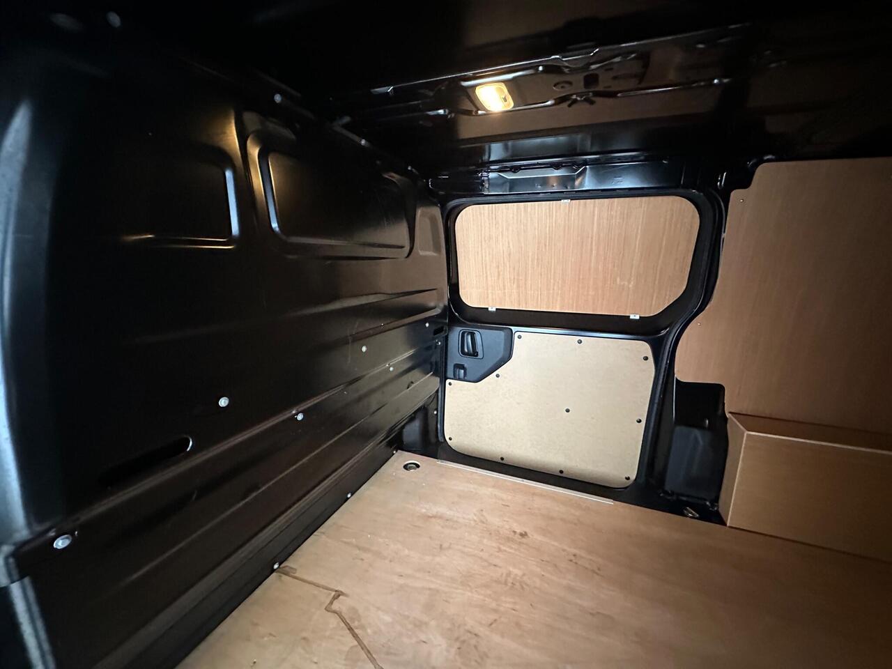 Vauxhall Vivaro DS74OKU