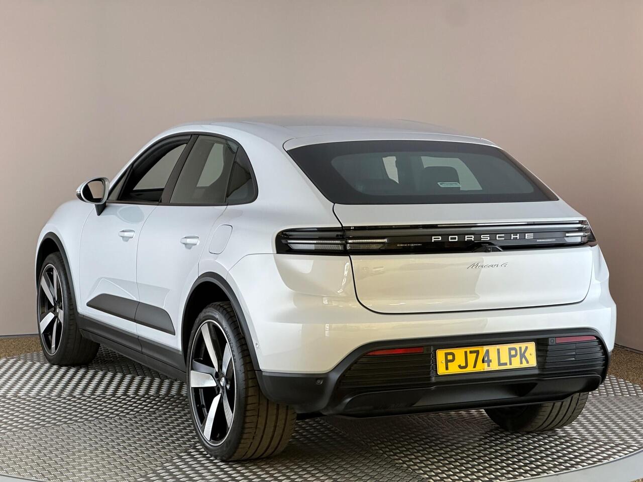 Porsche Macan PJ74LPK