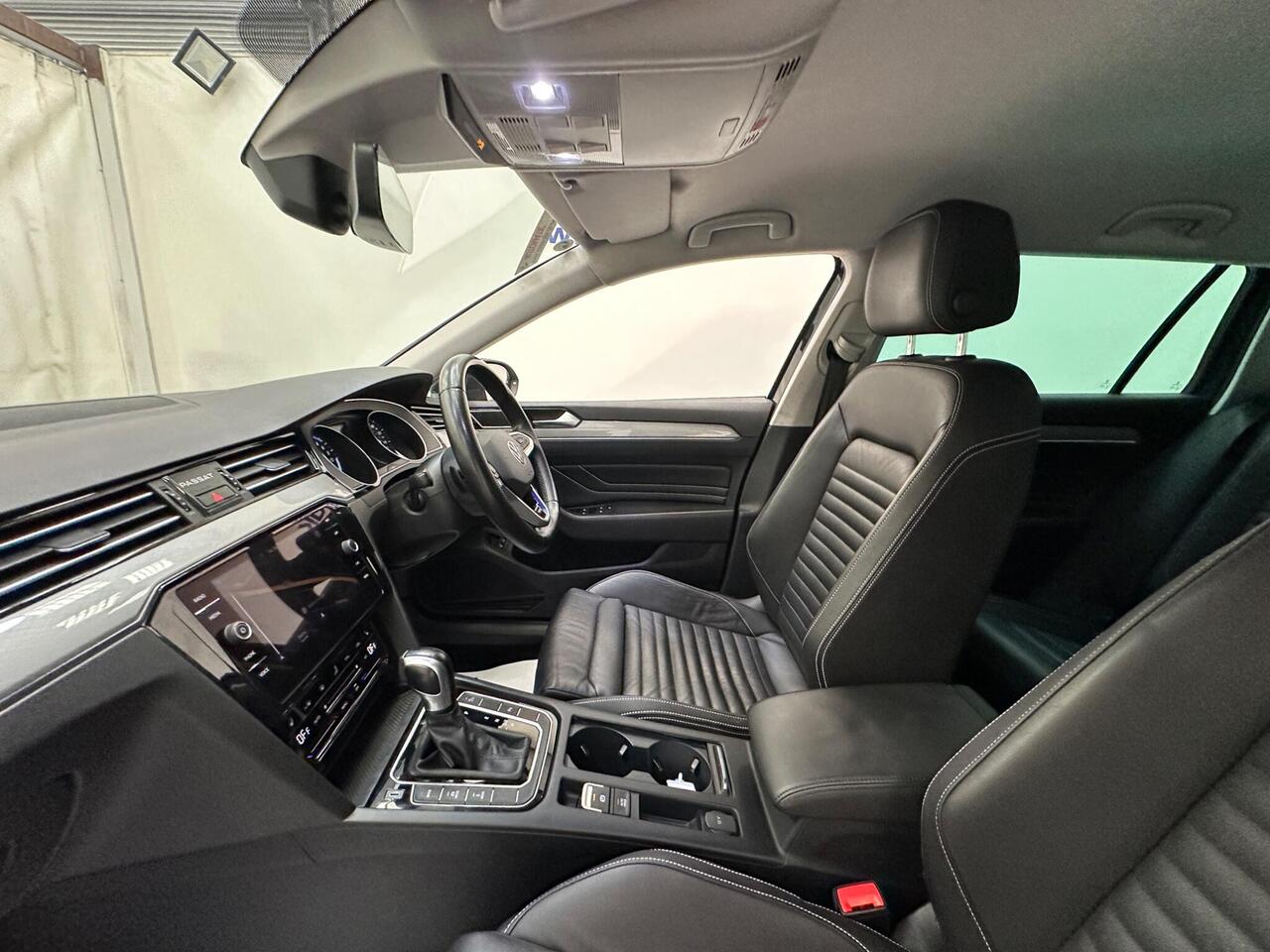 Volkswagen Passat YE70UZH